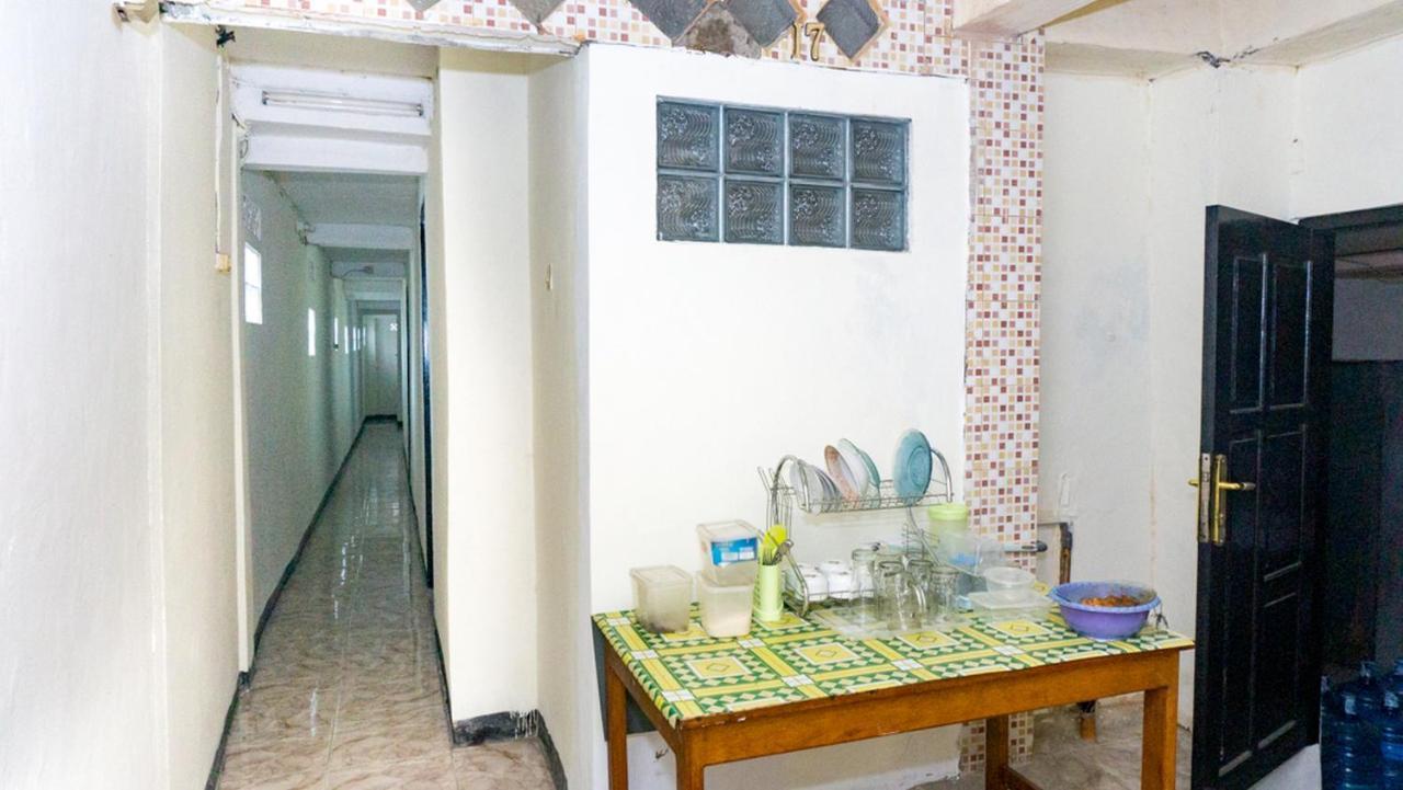 Reddoorz Near Sentani Airport Jayapura Hotell Exteriör bild