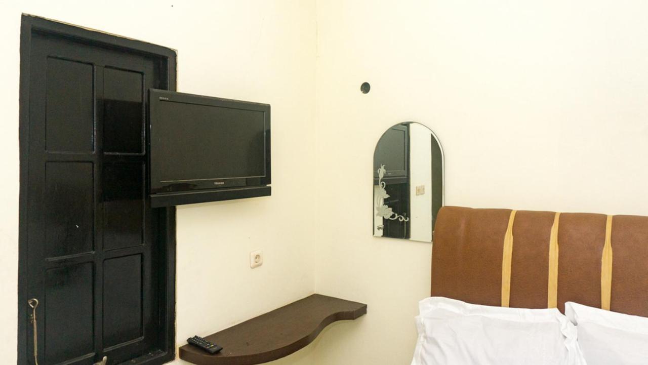 Reddoorz Near Sentani Airport Jayapura Hotell Exteriör bild