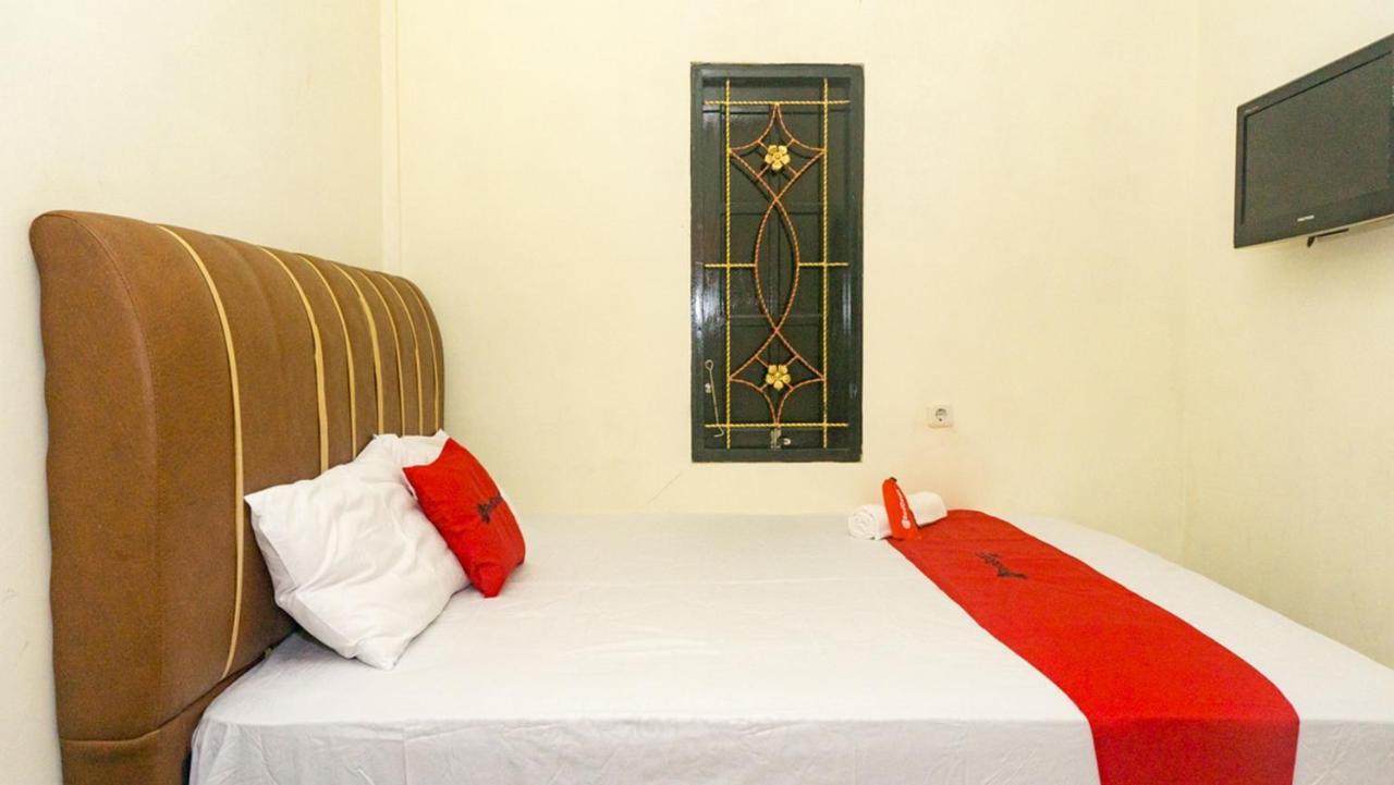 Reddoorz Near Sentani Airport Jayapura Hotell Exteriör bild